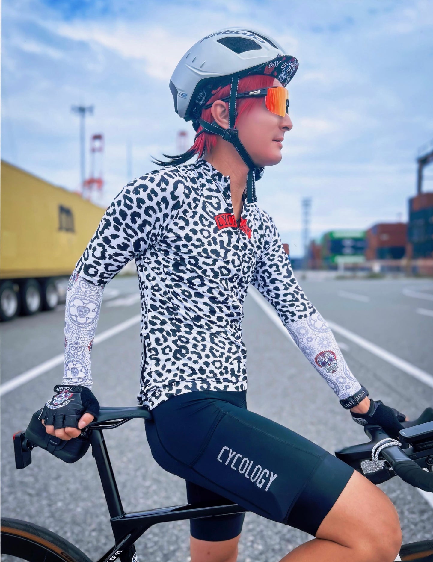KITTY (WHITE) WOMEN'S PRO JERSEY